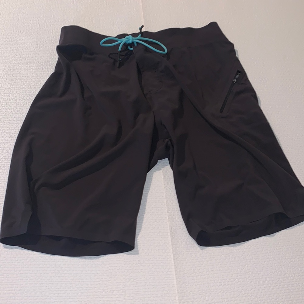 Black Men’s Lululemon Board Shorts Size 32
